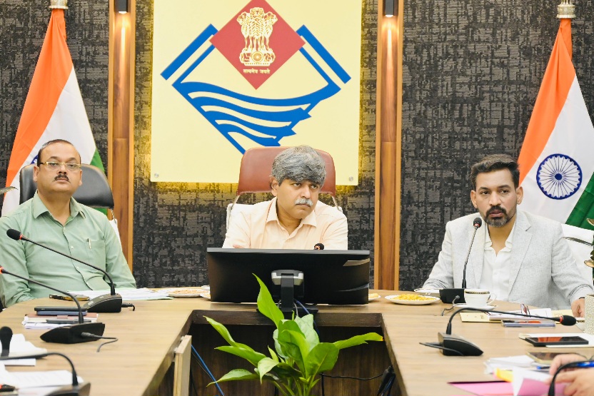 मानसून से पहले अलर्ट मोड में देहरादून, प्रमुख सचिव ने की आपदा तैयारियों एवं पुनर्वास कार्यों की समीक्षा।