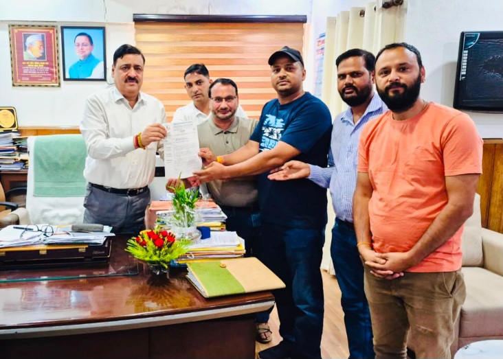 डिग्रीधारी लैब तकनीशियनों के प्रतिनिधिमंडल ने, स्वास्थ्य सचिव से की मुलाकात, मांगों पर हुई  सकारात्मक वार्ता।