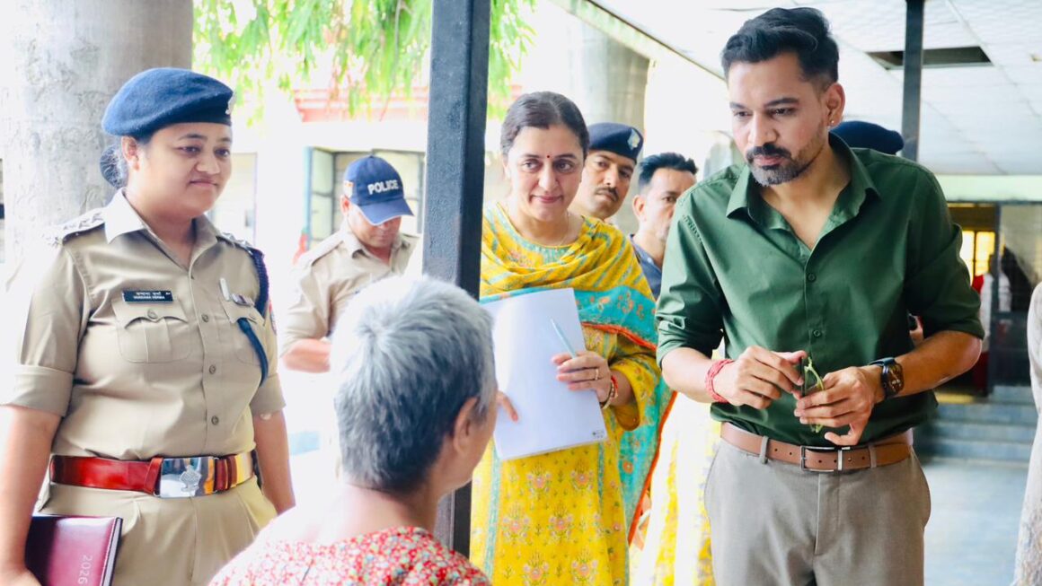 डीएम डॉ0 आशीष चौहान ने नारी निकेतन, बाल सुधार गृह और किशोरी गृह का निरीक्षण कर, व्यवस्थाओं को लेकर दिए  निर्देश। 