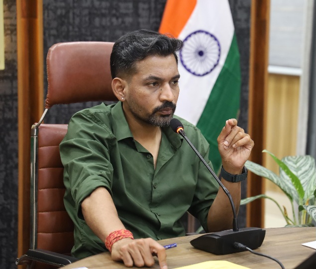 कोई भी बच्चा पोलियो खुराक से न रहे वंचित, लापरवाही पर होगी कार्रवाई, डीएम डॉ0 आशीष चौहान।