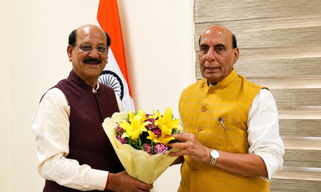 केंद्रीय रक्षा मंत्री राजनाथ सिंह से मिले, कैबिनेट मंत्री सुबोध उनियाल, प्रदेश के विकास से जुड़े विषयों पर हुई बातचीत।