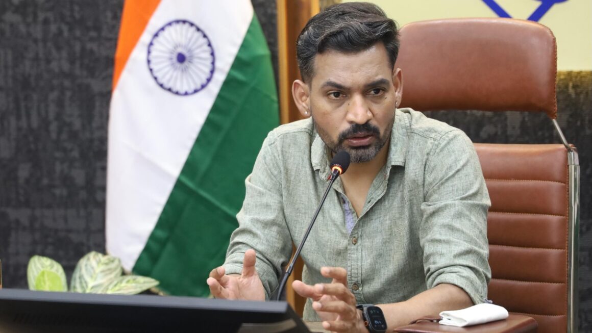 रिस्पना नदी के पुनर्जीवन को मिली नई गति, डीएम आशीष चौहान ने गठित कराई टास्कफोर्स, 7 दिन में मांगा विस्तृत एक्शन प्लान।