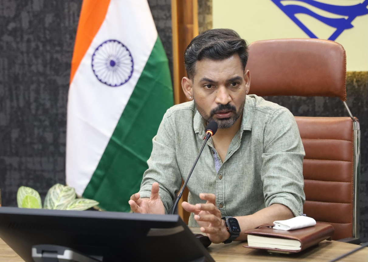 रिस्पना नदी के पुनर्जीवन को मिली नई गति, डीएम आशीष चौहान ने गठित कराई टास्कफोर्स, 7 दिन में मांगा विस्तृत एक्शन प्लान।