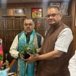 भाजपा के राष्ट्रीय महामंत्री तरुण चुघ से मिले, कैबिनेट मंत्री गणेश जोशी।