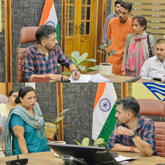 समाधान दिवस’ में डीएम का एक्शन मोड, लापरवाह अधिकारियों को चेताया।