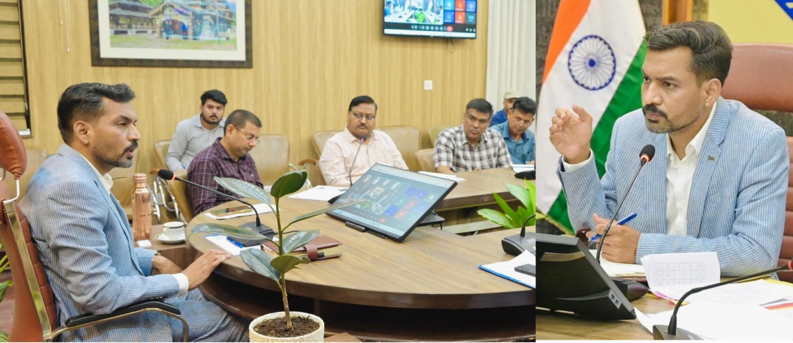 मानसून में आपदा एवं डेंगू रोकथाम को लेकर, डीएम डॉ0 आशीष चौहान ने दिए सख्त निर्देश। 