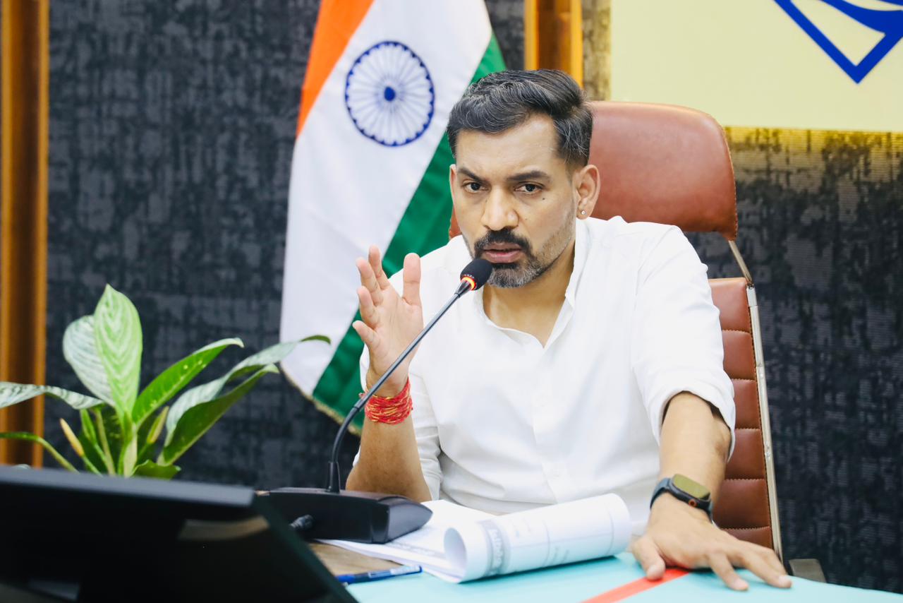 लाल पुल बस दुर्घटना की होगी मजिस्ट्रियल जांच, एक सप्ताह में रिपोर्ट प्रस्तुत करने के डीएम आशीष चौहान ने दिए निर्देश।