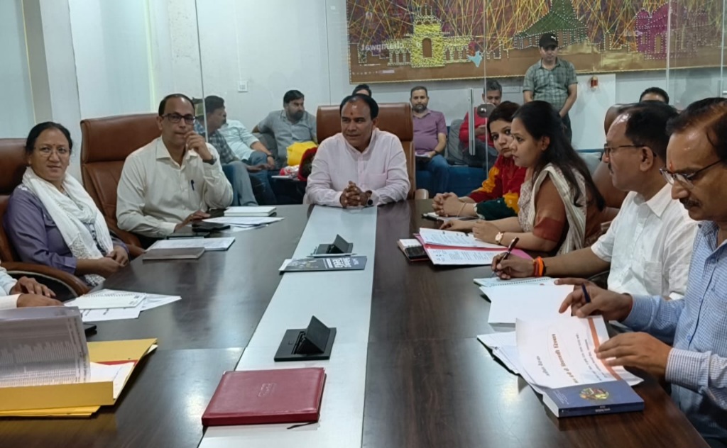 वीबी-जीरामजी योजना के तहत संवरेंगे खस्तहाल विद्यालय, डाॅ. धन सिंह रावत।
