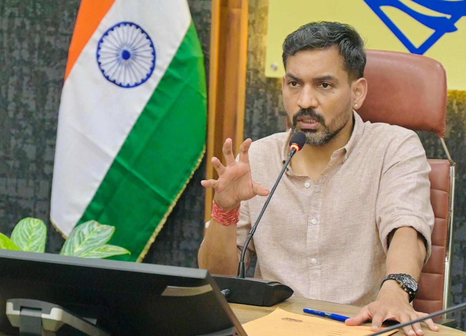 डीएम आशीष चौहान ने जारी की अपील, 7 जुलाई तक जमा करें गणना प्रपत्र, नहीं तो छूट सकता है मतदाता सूची में नाम।