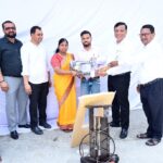 सीएम को सौंपा ज्ञापन, शाम तक मिली सिलाई मशीन।