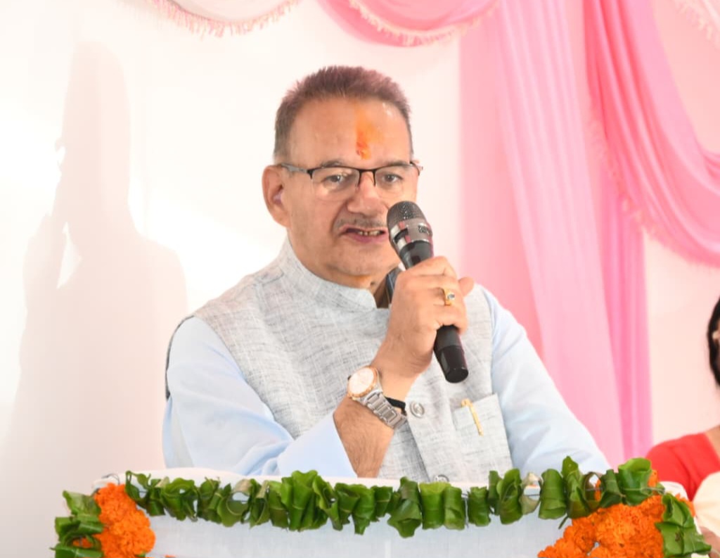 कैबिनेट मंत्री गणेश जोशी ने राजकीय आयुर्वेदिक चिकित्सालय कंडोली में, आयुर्वेद उत्कर्ष केंद्र का किया उद्घाटन, आयुर्वेद को जन-जन तक पहुंचाने पर दिया जोर।
