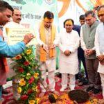 मुख्यमंत्री पुष्कर धामी ने हरेला पर्व पर, एक पेड़ माँ के नाम अभियान’ से दिया पर्यावरण संरक्षण का संदेश।