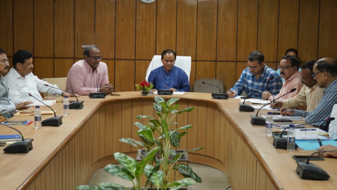 शोध व नवाचार पर मिलकर काम करेंगे, निजी व राजकीय विश्वविद्यालय, डाॅ. धन सिंह रावत।