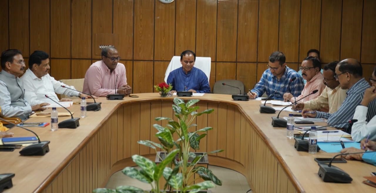 शोध व नवाचार पर मिलकर काम करेंगे, निजी व राजकीय विश्वविद्यालय, डाॅ. धन सिंह रावत।
