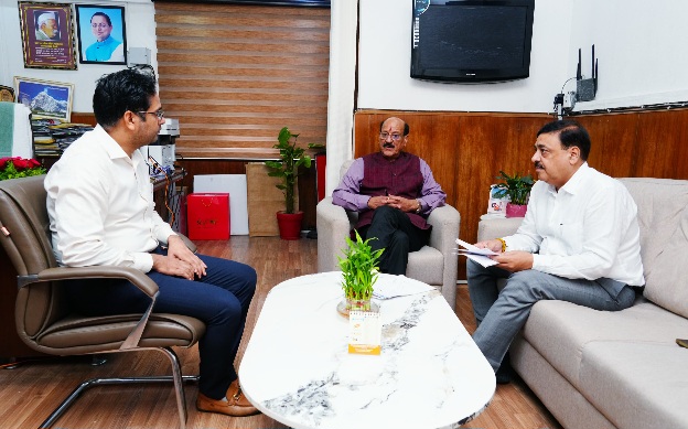 टिहरी मेडिकल कॉलेज के निर्माण से स्वास्थ्य सेवाओं को मिलेगी नई दिशा, स्वास्थ्य मंत्री सुबोध उनियाल।