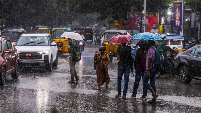 मौसम चेतावनी के मद्देनजर उत्तराखंड में सभी जनपद अलर्ट मोड पर, 14 से 17 अगस्त तक भारी से बहुत भारी वर्षा की संभावना।