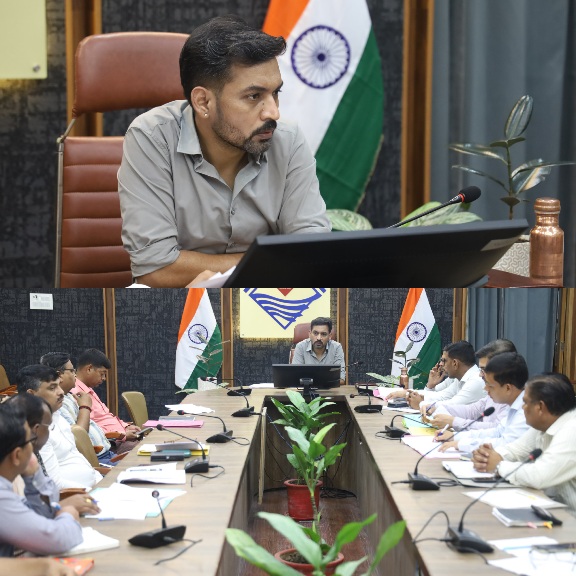 डीएम डॉ. आशीष चौहान ने दी कड़ी चेतावनी, राजस्व वसूली में ढिलाई पर होगी सख्ती।
