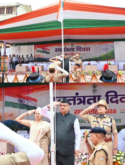 टिहरी में प्रभारी मंत्री गणेश जोशी ने किया ध्वजारोहण, स्वतंत्रता सेनानियों और शहीदों को किया नमन।