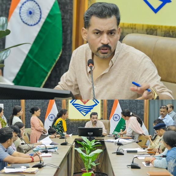 कलेक्ट्रेट में समाधान दिवस : 140 जनसमस्याएं प्रस्तुत, नाले पर कब्जे से लेकर पेंशन ठगी और संपत्ति विवादों पर डीएम के कड़े निर्देश।