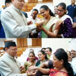मुख्यमंत्री धामी को महिलाओं ने बांधा रक्षा सूत्र, मुख्यमंत्री ने दी सभी को रक्षा बन्धन की शुभकामनाएं।