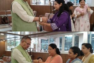 सीएसडी कैंटीन की बहनों ने मंत्री गणेश जोशी को बांधा रक्षा सूत्र, वेतन बढ़ोतरी का मंत्री दिया बहनों को भरोसा।