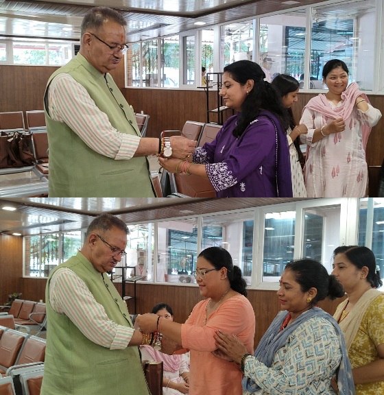 सीएसडी कैंटीन की बहनों ने मंत्री गणेश जोशी को बांधा रक्षा सूत्र, वेतन बढ़ोतरी का मंत्री दिया बहनों को भरोसा।