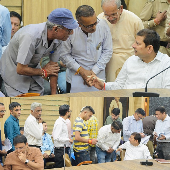 समाधान दिवस में जमीन फर्जीवाड़े और कब्जे की शिकायतों पर प्रशासन सख्त, अधिकारियों को तत्काल कर्रवाई के आदेश।