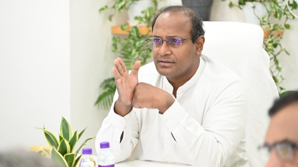 मुख्य निर्वाचन अधिकारी ने लिया राजनैतिक दलों से SIR पर फीडबैक।