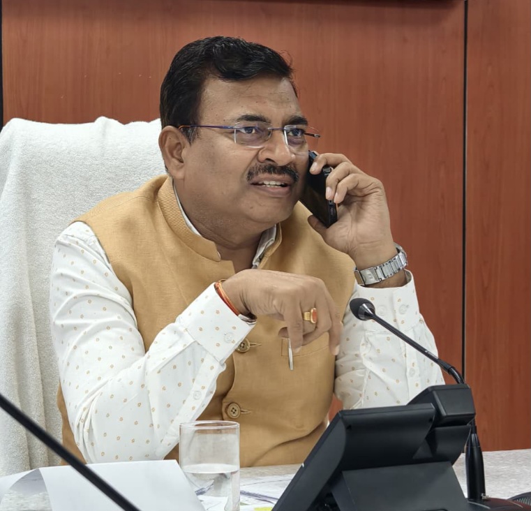 पूर्ण समन्वय के साथ 24×7 अलर्ट मोड में रहें अधिकारी, मुख्य सचिव आनंद बर्द्धन।
