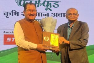 फार्म एन फूड कृषि सम्मान अवार्ड्स में, ग्रामीण विकास मंत्री भरत सिंह चौधरी ने किया प्रतिभाग।