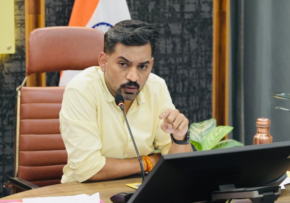 15 अगस्त को जिलेभर के शिक्षण संस्थानों में दिलाई जाएगी ‘कन्या भ्रूण संरक्षण प्रतिज्ञा’ डीएम ने दिए निर्देश।