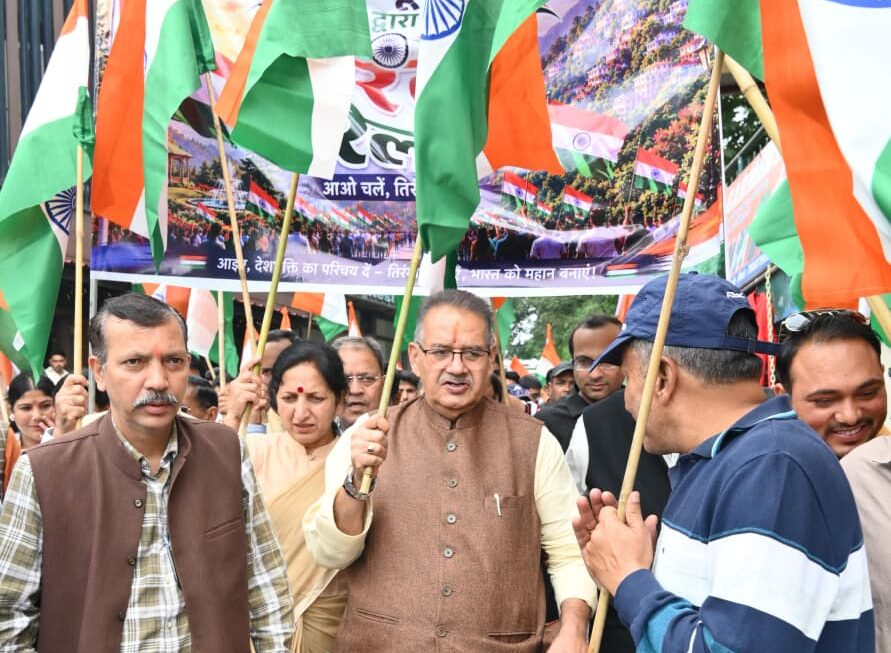 मसूरी में भाजपा मसूरी मंडल की तिरंगा यात्रा का, मंत्री गणेश जोशी ने किया शुभारंभ।
