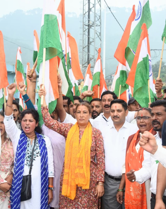 तिरंगा यात्रा में उमड़ा जनसैलाब, हर घर तिरंगा अभियान को मिला व्यापक समर्थन, रेखा आर्या।