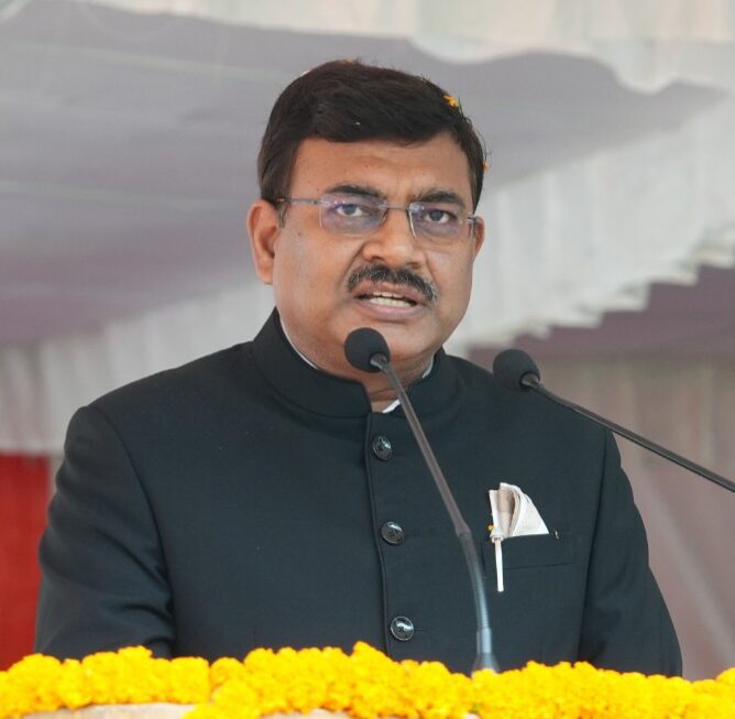 स्वतंत्रता दिवस पर मुख्य सचिव ने सुशासन, विकसित उत्तराखण्ड और हिमालय संरक्षण का लिया संकल्प।