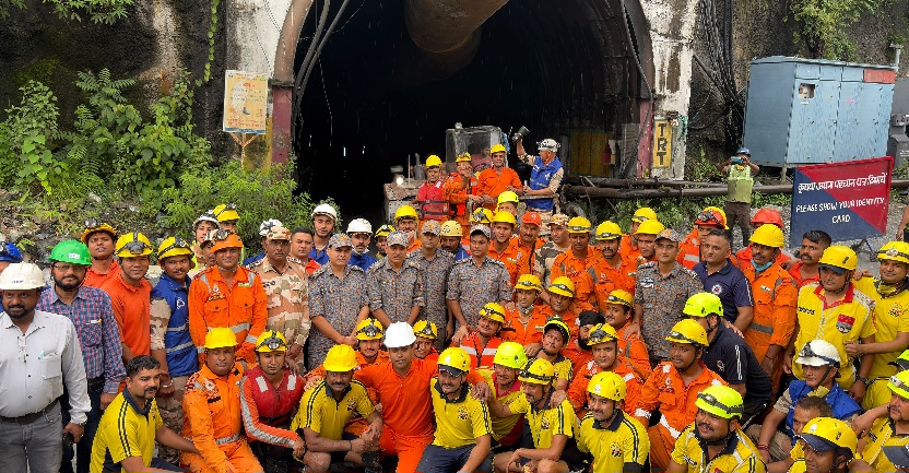 THDC टनल रेस्क्यू अभियान पूर्ण, लगभग 117 घंटे चले अभियान में 12 श्रमिकों को सकुशल किया रेस्क्यू ,10 श्रमिकों की हुई दुखद मृत्यु।