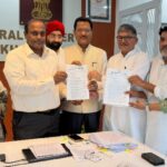 कांग्रेस प्रतिनिधिमंडल ने मुख्य निर्वाचन अधिकारी से भेंट कर सौंपा ज्ञापन। 