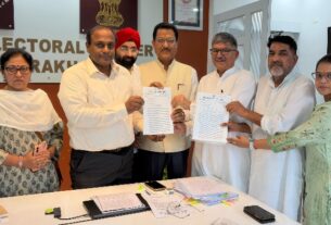 कांग्रेस प्रतिनिधिमंडल ने मुख्य निर्वाचन अधिकारी से भेंट कर सौंपा ज्ञापन। 