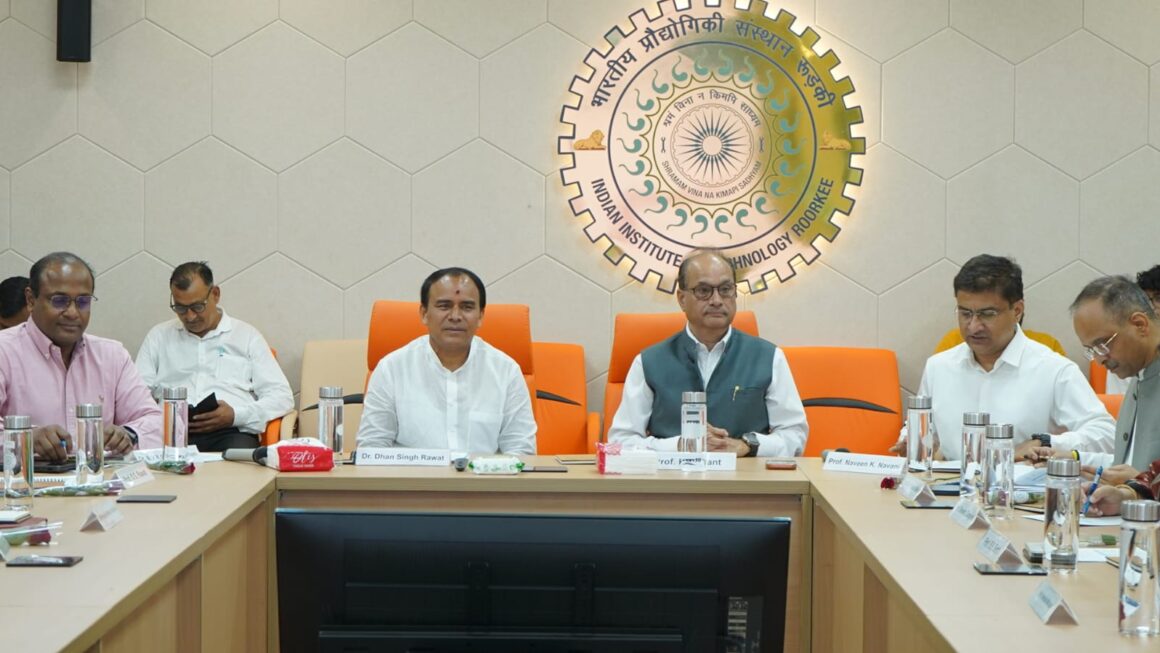 एनईपी के क्रियान्वयन में तेजी लायें विश्वविद्यालय, डाॅ. धन सिंह रावत।