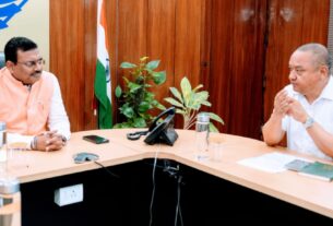 उत्तराखण्ड में विंटर टूरिज्म को बढ़ावा देने के सम्बन्ध में मुख्य सचिव ने ली बैठक, कहा पर्यटन सर्किटों को एक पैकेज के रूप में किया जाए विकसित।