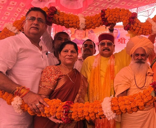 महाराज ने बाढ़ नियंत्रण के संबंध में अधिकारियों से की विस्तृत चर्चा।