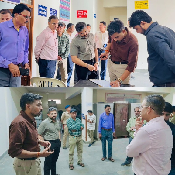 डीएम ने राजनीतिक दलों के प्रतिनिधियों के साथ, ईवीएम वेयरहाउस का किया निरीक्षण।