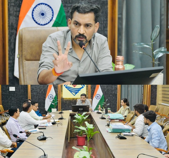 ग्रीन बिल्डिंग की धीमी प्रगति पर डीएम डॉ. आशीष चौहान सख्त, कार्यदायी संस्था को फटकार।