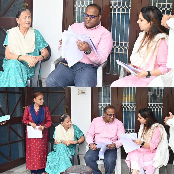 मुख्य निर्वाचन अधिकारी ने देहरादून में स्थलीय किया निरीक्षण, रायपुर के सारथी विहार में सुपर चैकिंग कर जांचे दस्तावेज।