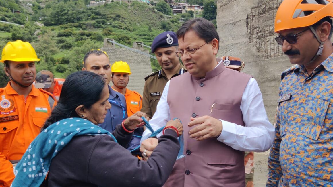 अहमदाबाद से सीएम धामी के लिए पहुंची राखी, धराली आपदा के दौरान दुपट्टे के टुकड़े से बांधी थी राखी।