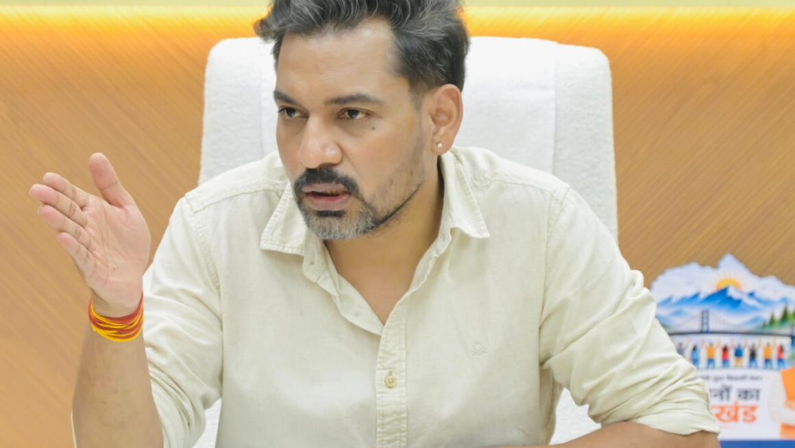 नौले-धारों और नदियों के पुनर्जीवन को लेकर, डीएम डॉ. आशीष चौहान ने दिए प्रभावी कार्ययोजना के निर्देश।