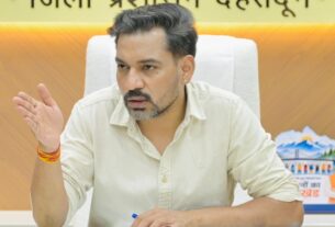 नौले-धारों और नदियों के पुनर्जीवन को लेकर, डीएम डॉ. आशीष चौहान ने दिए प्रभावी कार्ययोजना के निर्देश।