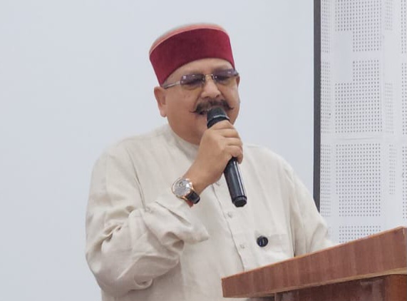 श्रमिक अपने पसीने से प्रदेश के विकास की नई इबारत लिख रहे हैं, महाराज।