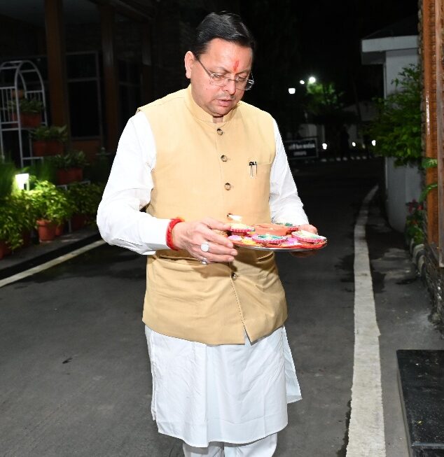 प्रधानमंत्री नरेंद्र मोदी के जन्मदिवस पर, मुख्यमंत्री धामी ने जलाया ‘आशीर्वाद का दीया।