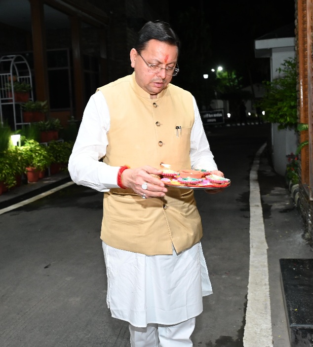 प्रधानमंत्री नरेंद्र मोदी के जन्मदिवस पर, मुख्यमंत्री धामी ने जलाया ‘आशीर्वाद का दीया।