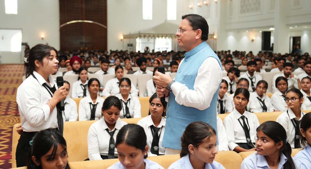 युवाओं को राज्य में ही मिलेंगे रोजगार और शिक्षा के अवसर, पलायन रोकने पर सरकार का जोर, मुख्यमंत्री धामी।